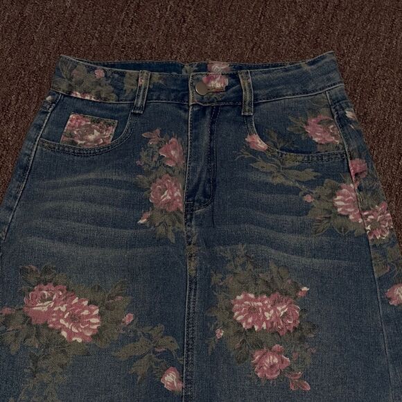 Floral Print Denim Skirt - Picture 2 of 7